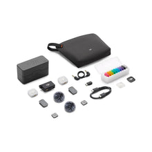 गैलरी व्यूवर में इमेज लोड करें, DJI Mic Mini 2 package contents: charging case, pouch, receiver, two transmitters, windscreens, covers, clips and cables.
