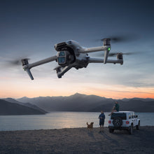 गैलरी व्यूवर में इमेज लोड करें, DJI Air 3S Flying Front View
